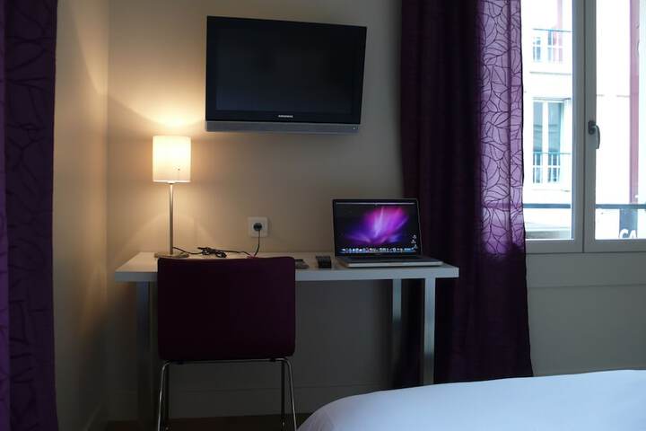 Room 6 of 26