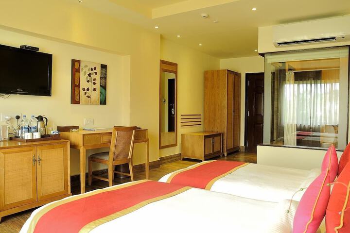 Room 6 of 34