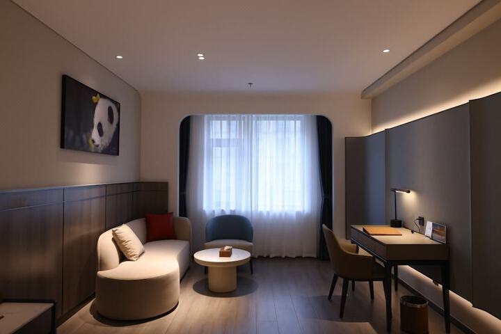 Room 14 of 62