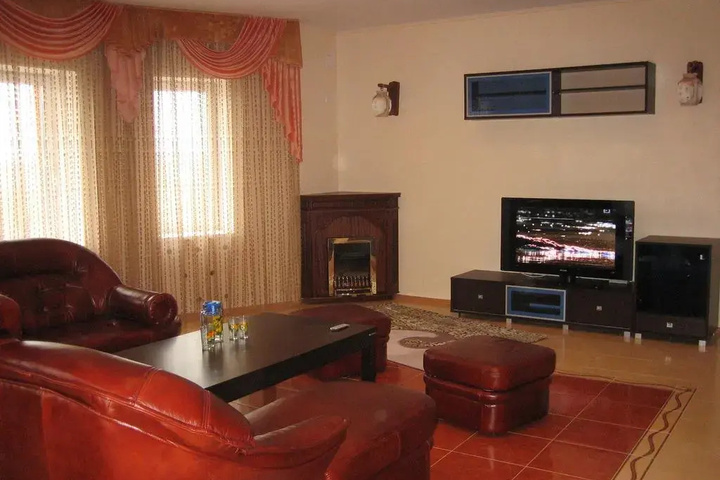 Room 3 of 9