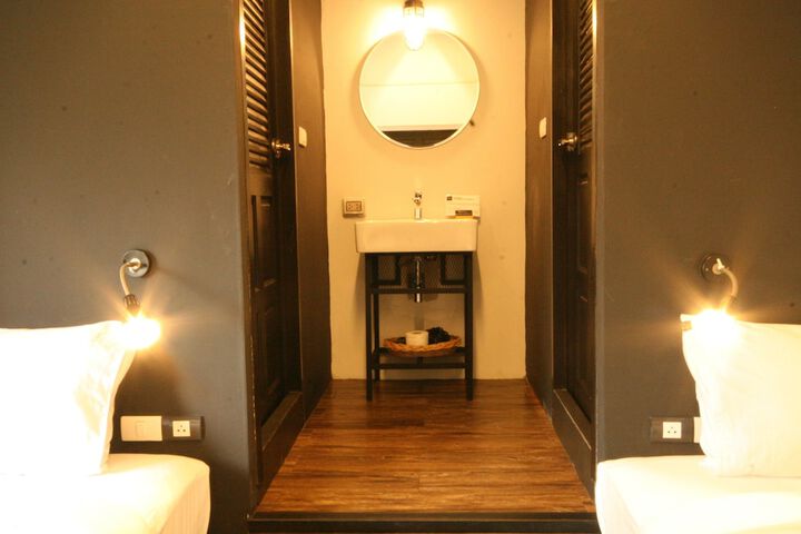 Room 13 of 52