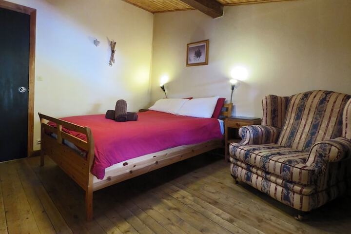 Room 5 of 34