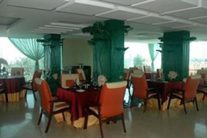 Dining 22 of 28
