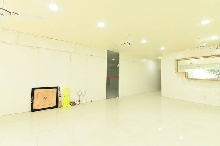 Room 9 of 19
