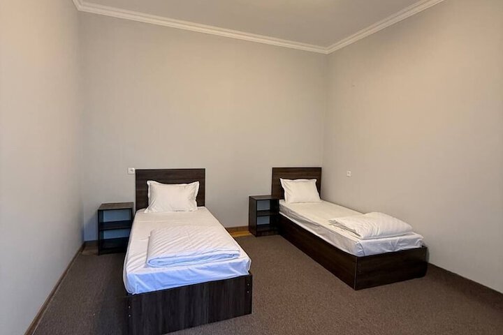 Room 5 of 19