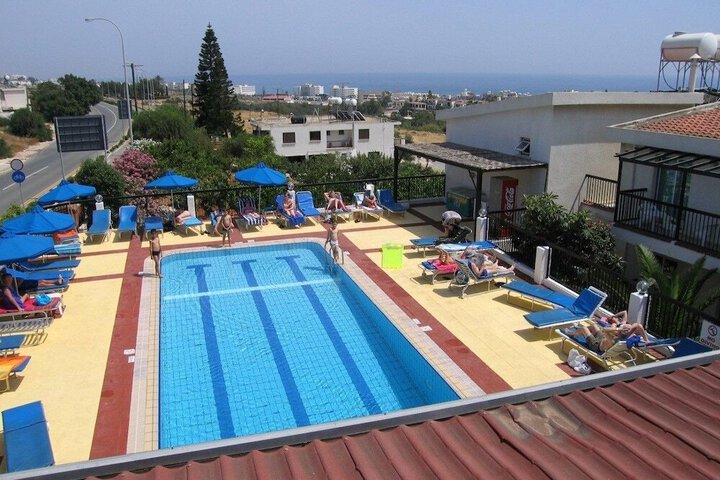 Photo 12