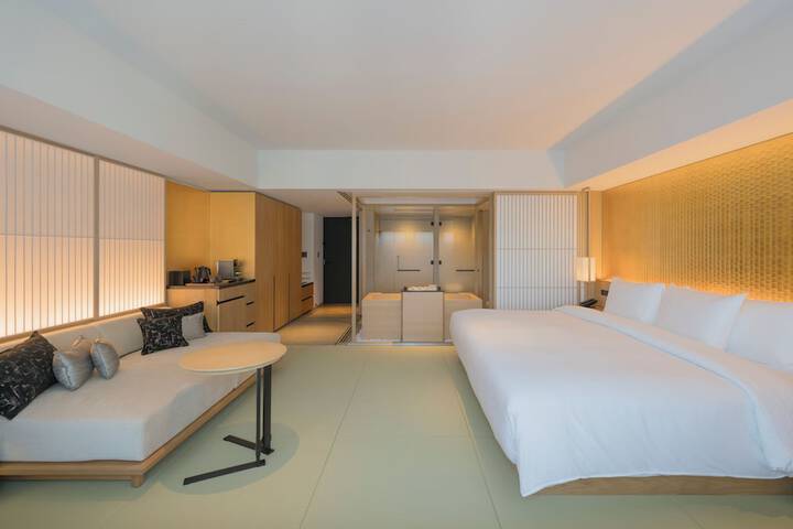 Room 21 of 134
