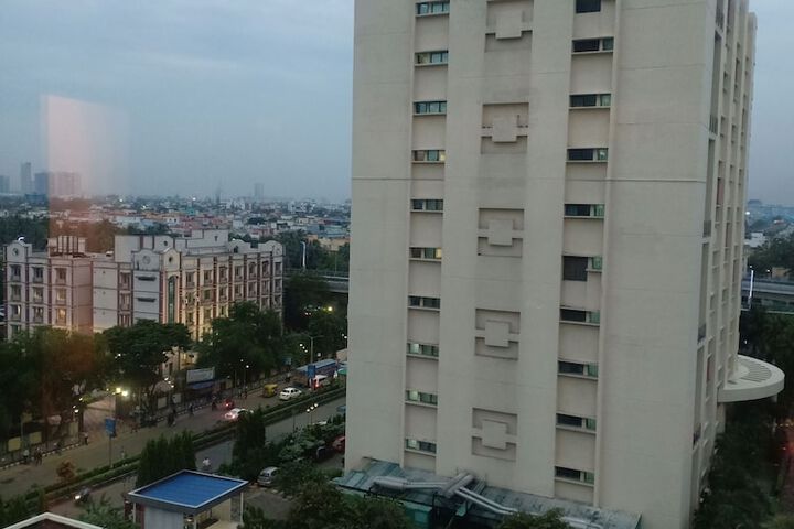 Room 27 of 71