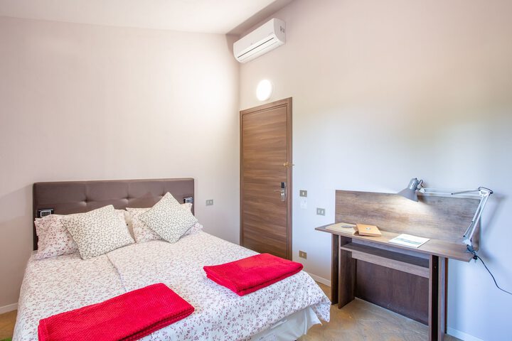 Room 9 of 130