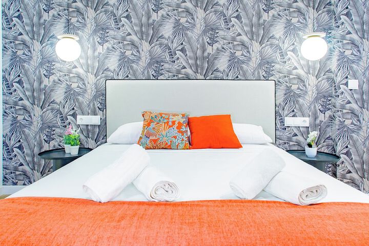 Room 4 of 32