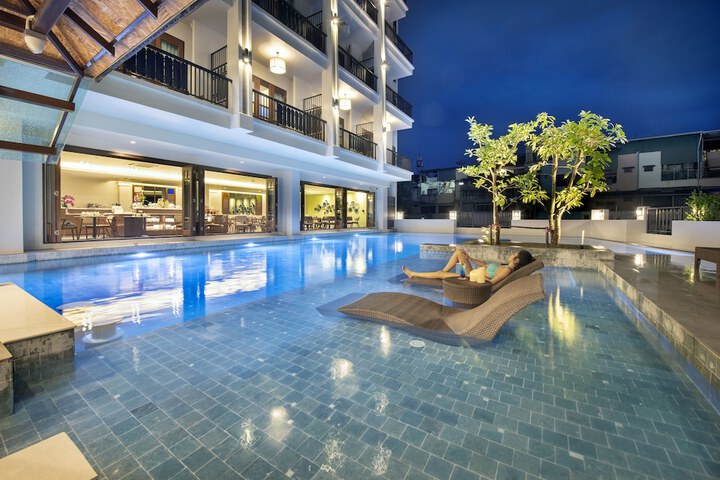 Pool 74 of 83