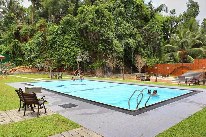 Pool 5 of 6