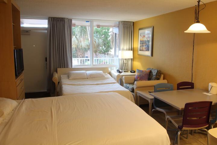 Room 11 of 16
