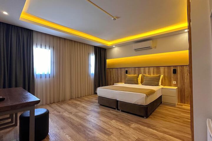 Room 16 of 123