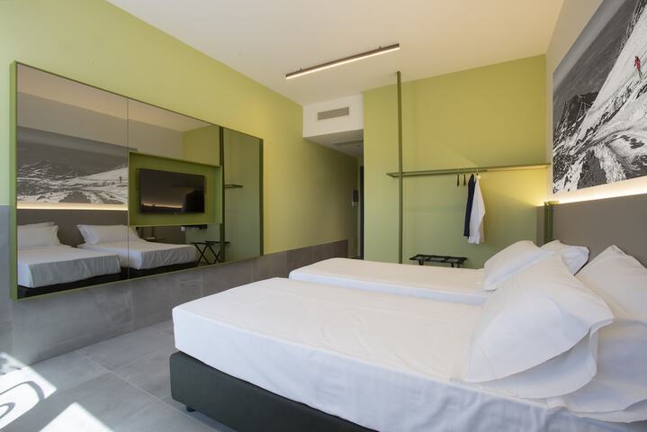 Room 16 of 123