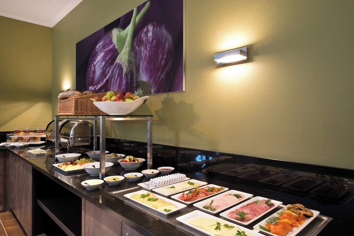 Dining Photos