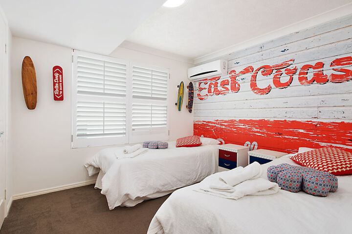 Room 5 of 14