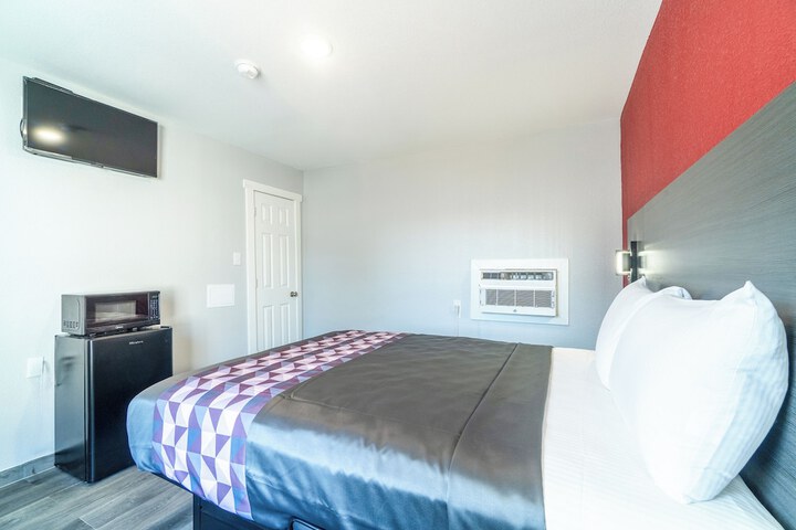 Room 18 of 79