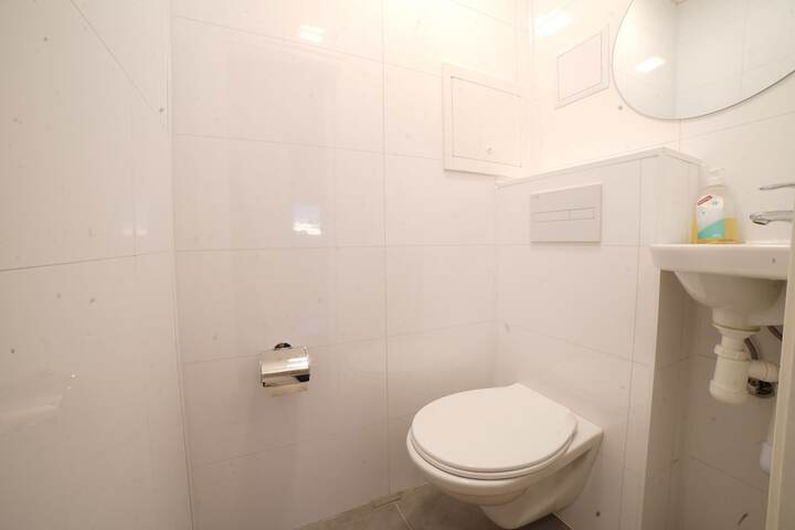 Room 15 of 26