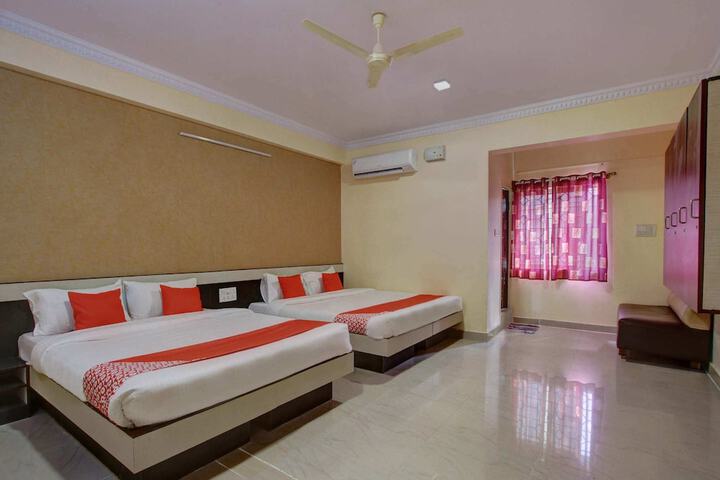 Room 6 of 28