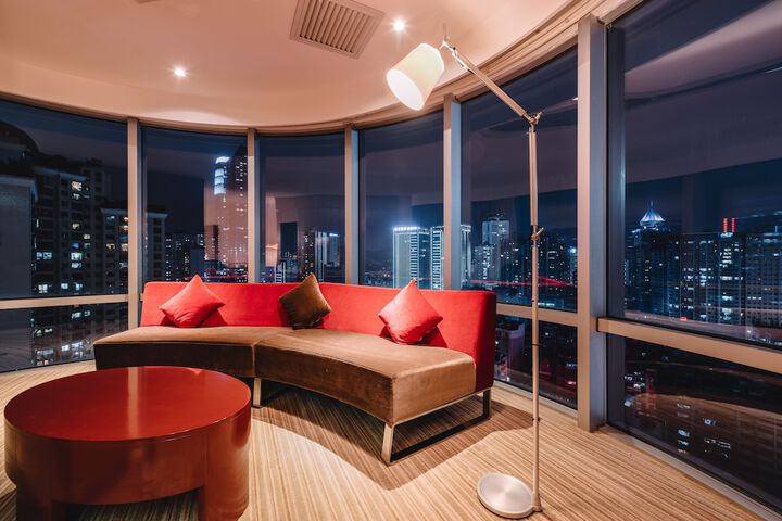 Room 14 of 178