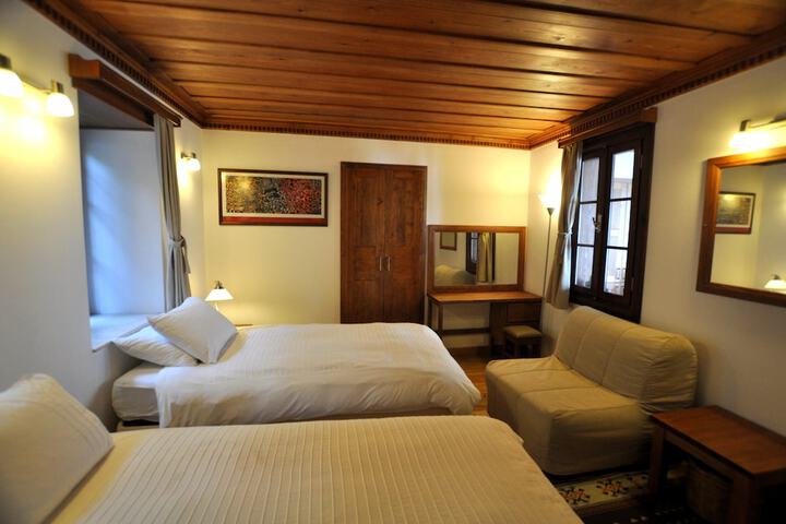 Room 2 of 19