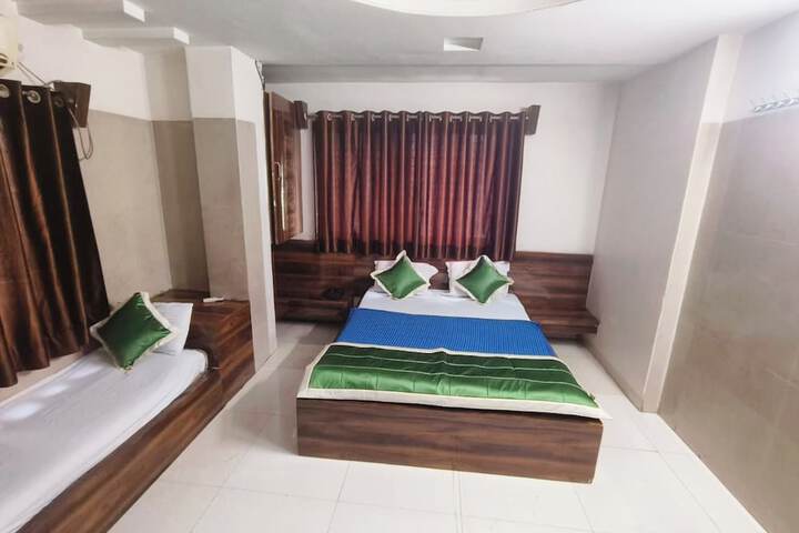 Room 12 of 15