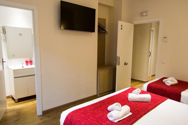 Room 30 of 42