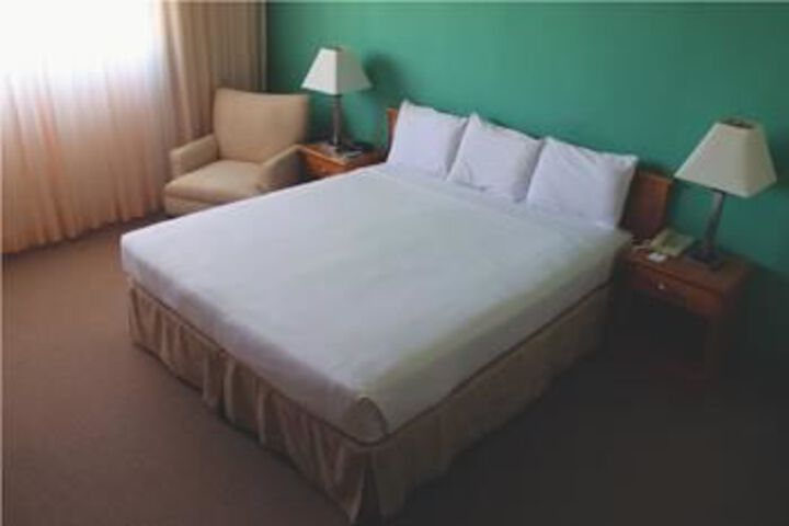 Room 14 of 27