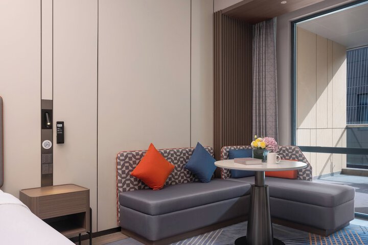 Room 14 of 42