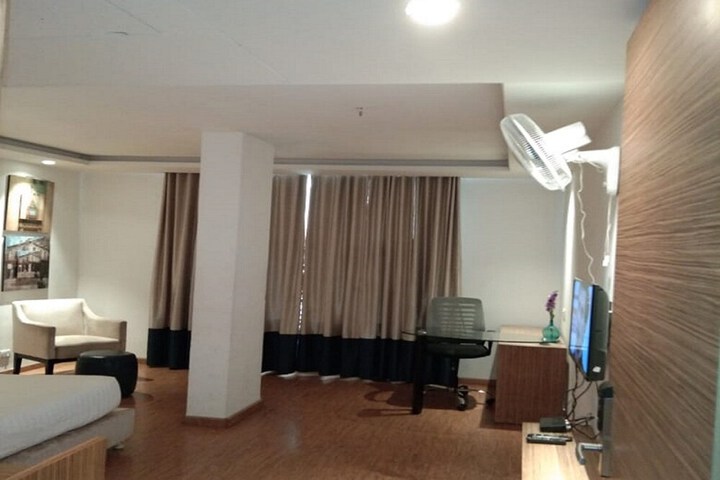 Room 17 of 72