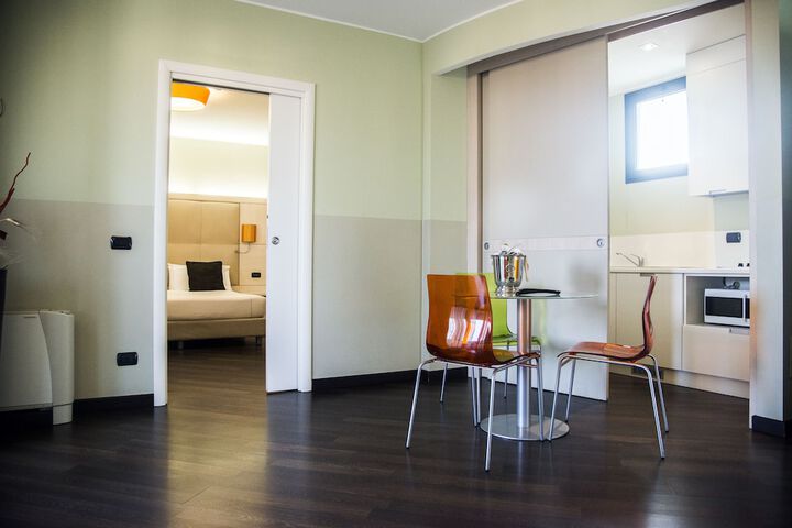 Room 5 of 33