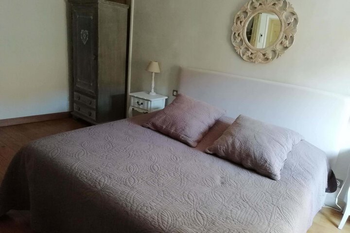 Room 2 of 49