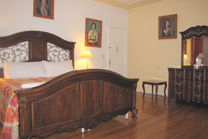 Room 12 of 86