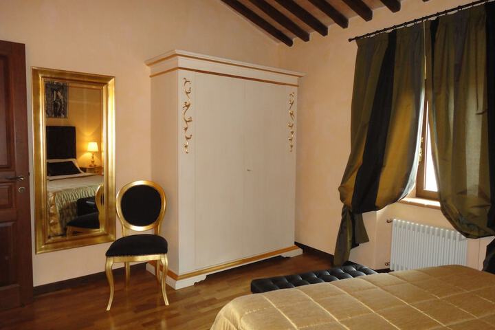 Room 7 of 95