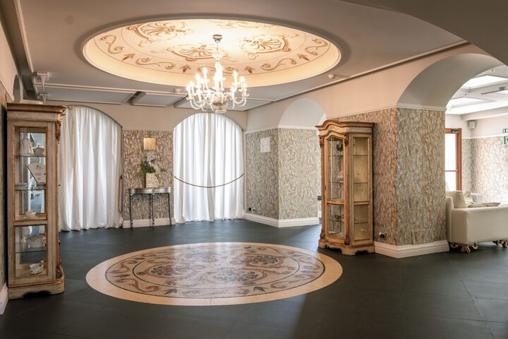 Guest Lobby
