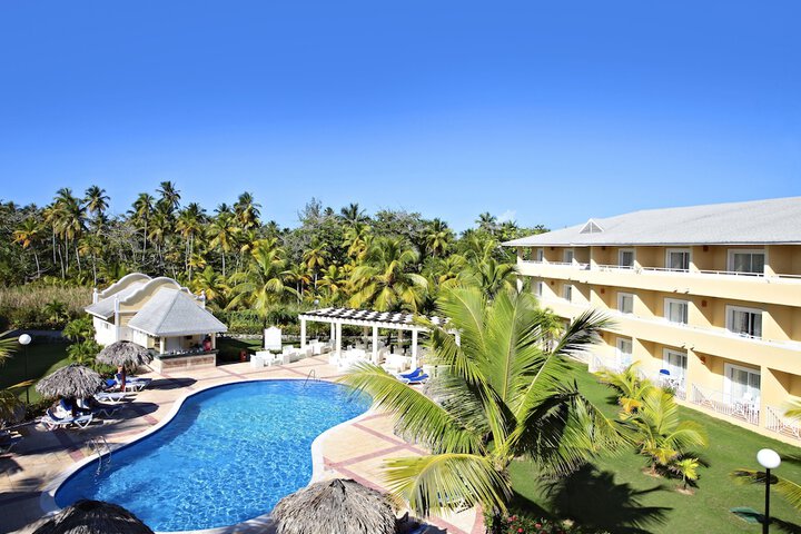 Hotel with Pool