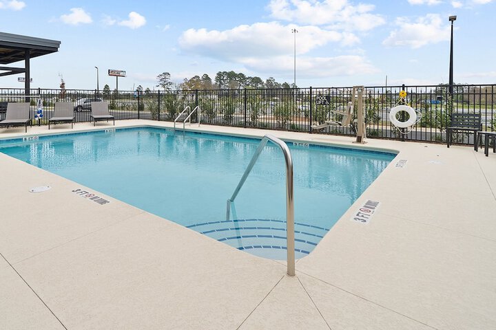 Pool 33 of 62
