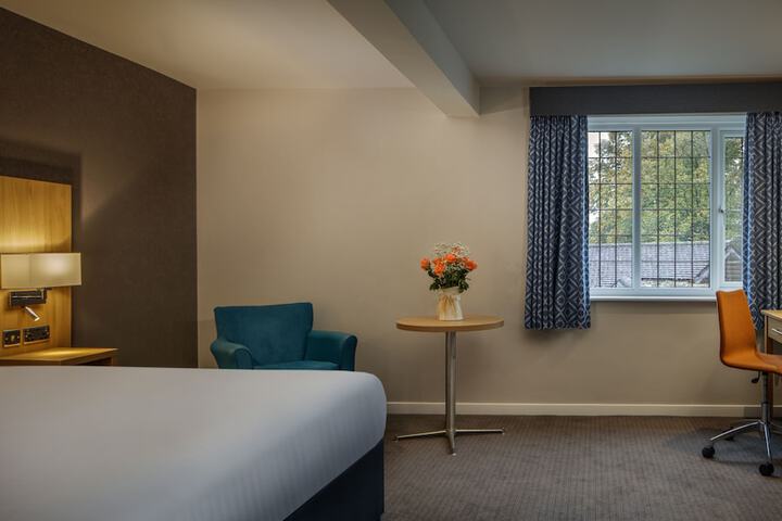 Room 17 of 60