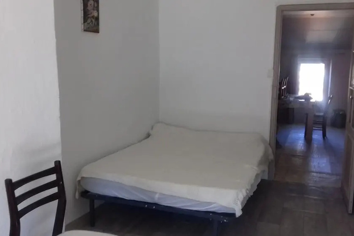 Room 2 of 3