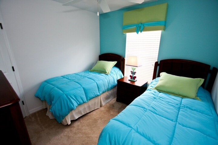 Room 21 of 190