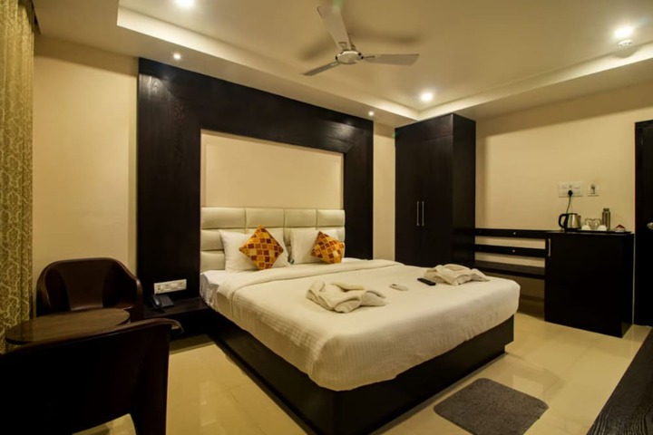 Room 15 of 32