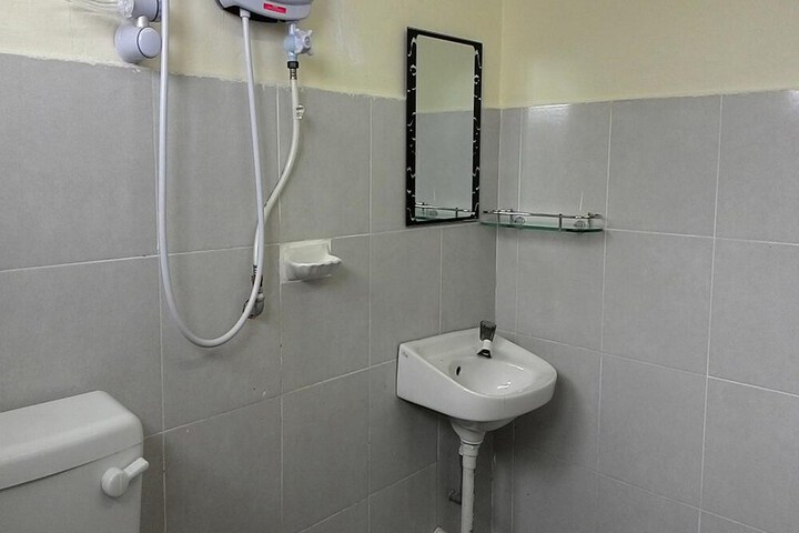 Room 14 of 33