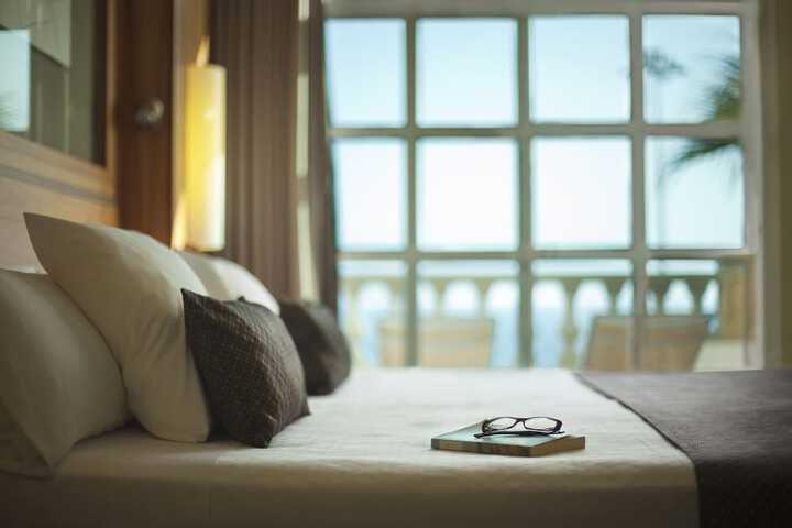 Room 9 of 76