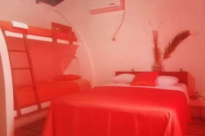 Room 12 of 27