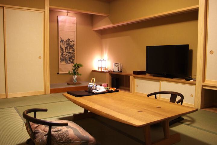 Room 8 of 59