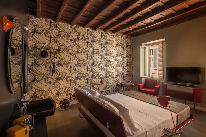 Room 10 of 23