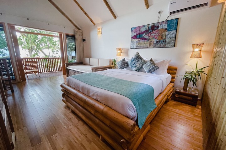 Room 4 of 23