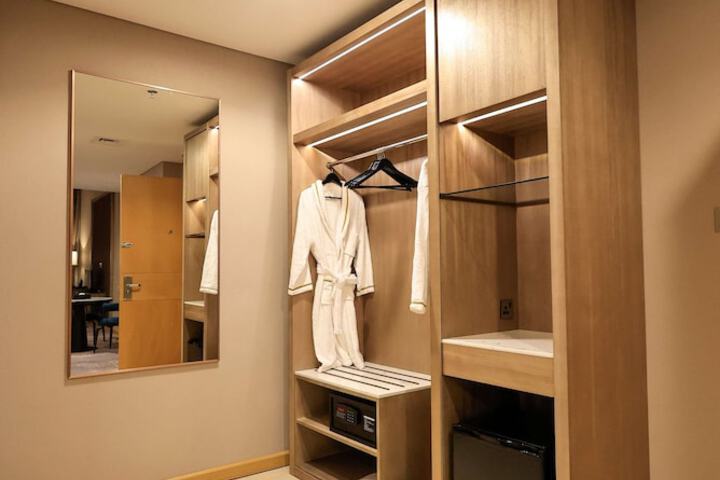 Room 49 of 86