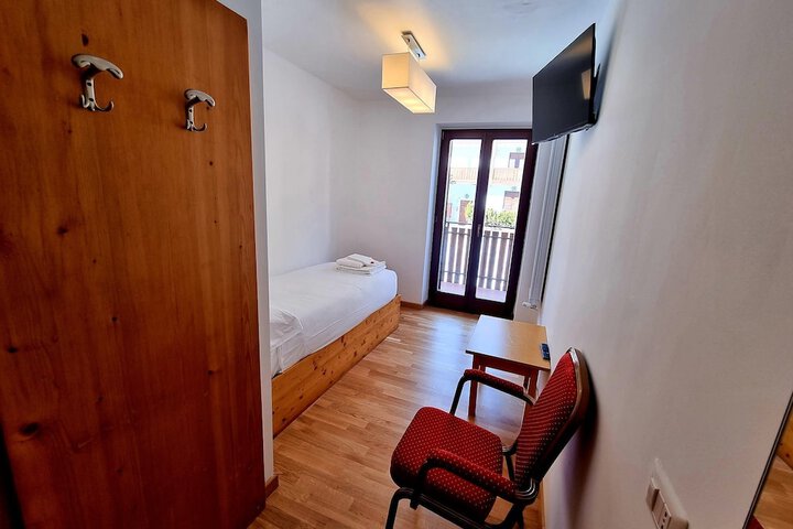 Room 15 of 52